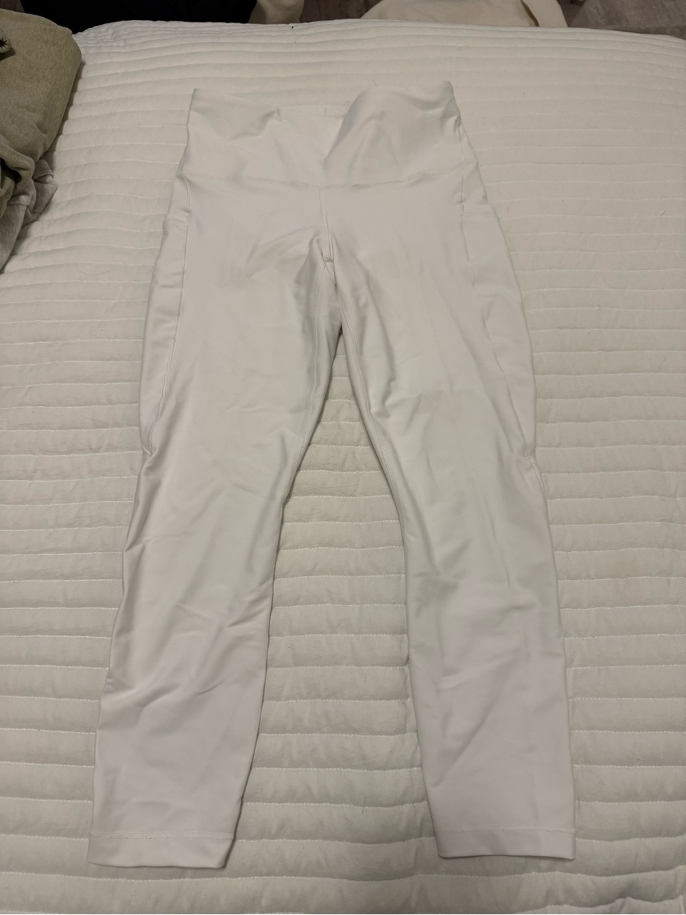 Athleta White High-Rise Performance Leggings (7/8 leggings with pockets)